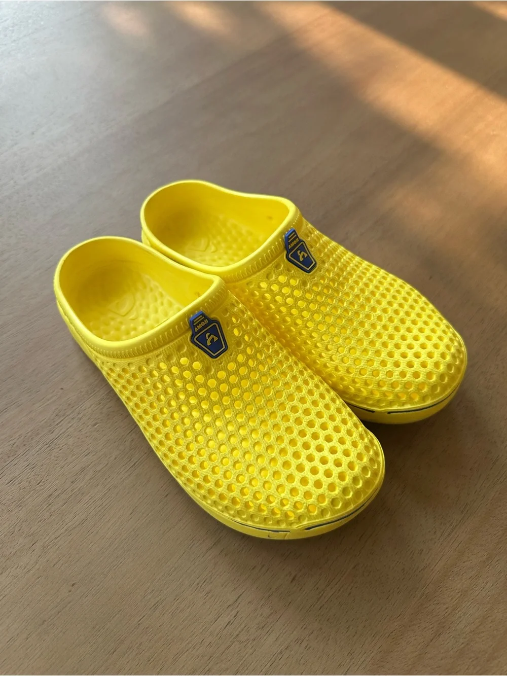 Ventilated Clogs Size 3 Big Kid / EU 35, Yellow